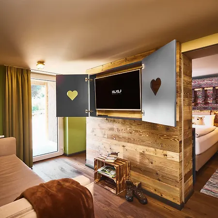 Kuku Hotel